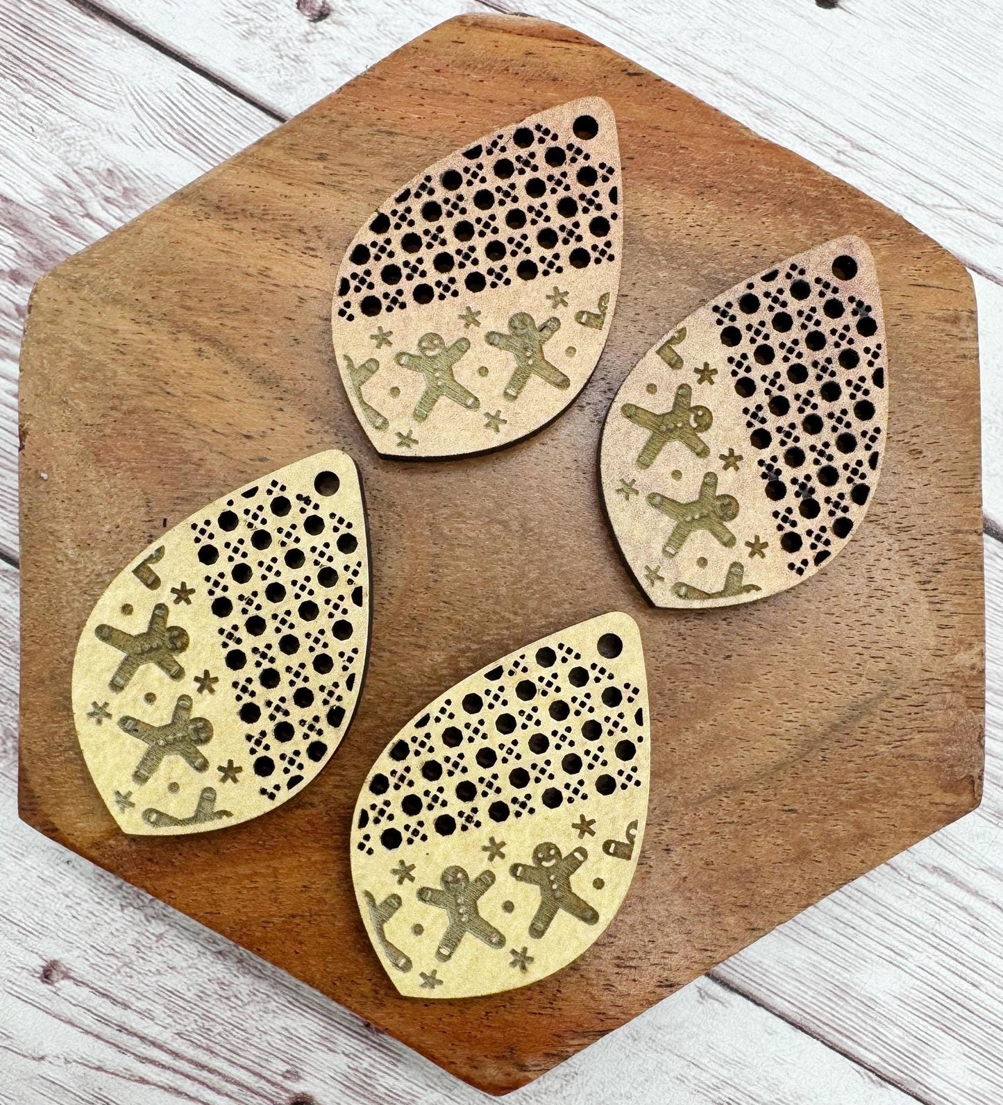 Engraved Gingerbread Man Rattan Winter Christmas Earring Blanks, DIY Jewelry Making